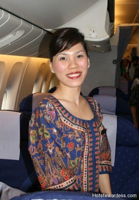 singapore airlines flight attendants flight manager red chief airline