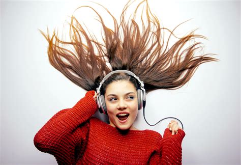 Science Shows That Listening To Music Actually Makes You