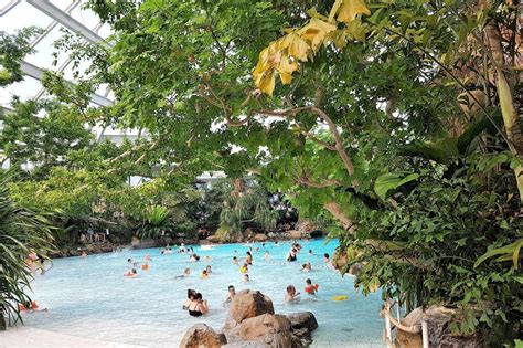 subtropisch zwembad zwemparadijs nederland leuk zwembad met glijbanen wildwaterbaan en