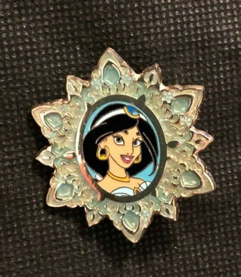 2015 season s greetings mystery princess snowflake jasmine disney pin