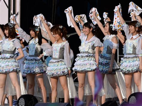 akb48 attack man jailed for slashing teenage members of japanese girl