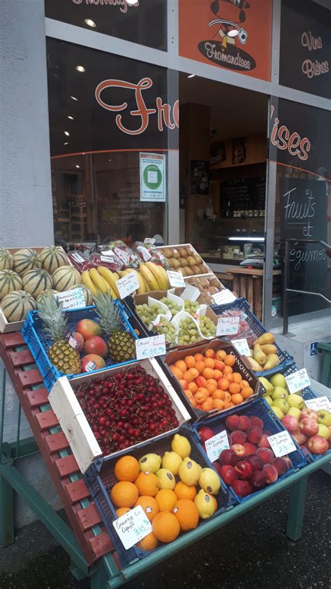 nouveau les rayons fruits  legumes fromandises