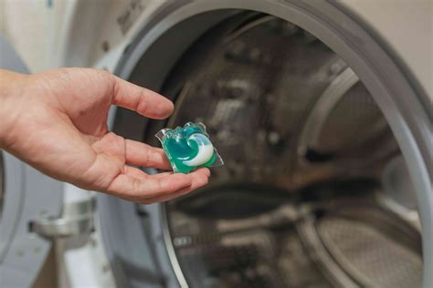 laundry detergent pods correctly