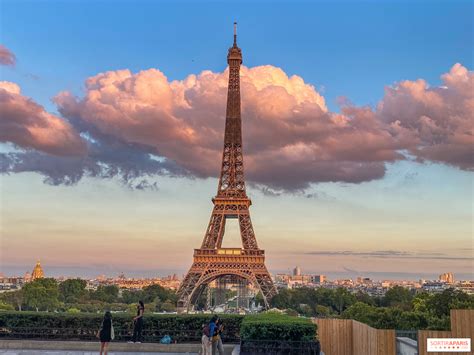 la  eiffel est de nouveau ouverte aux touristes  parisiens sortirapariscom