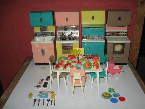 reading corp deluxe dream kitchen for fashion dolls 1960