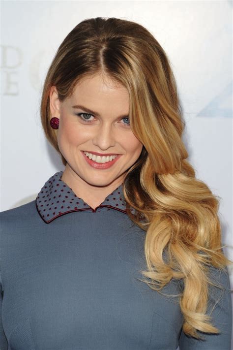 alice eve at sex and the city 2 premiere in nyc 02 gotceleb