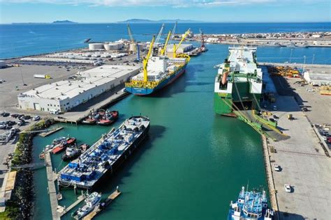 navy opens base   relieve ports congestion  california daijiworldcom