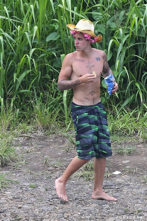 justin bieber shirtless pictures in hawaii august 2016 popsugar celebrity photo 3