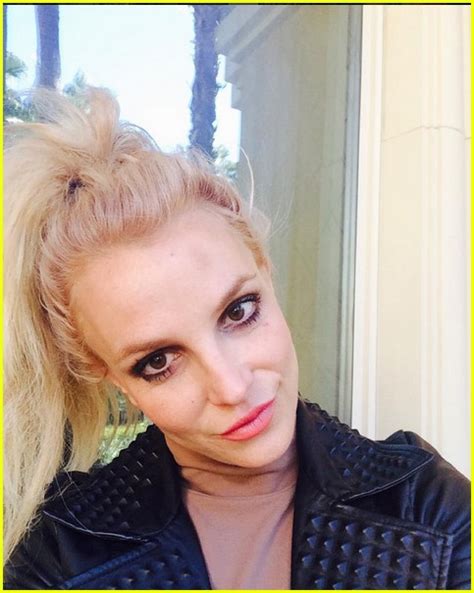 Britney Spears Runs Into A Pole Shows Off Forehead Bruise Photo