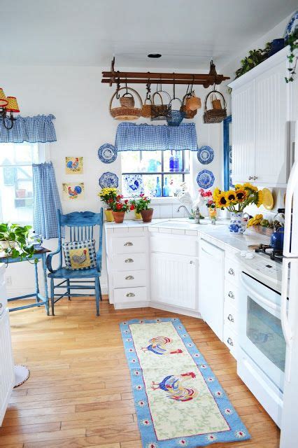 blue  white kitchen    didnt