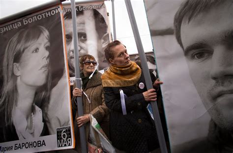 Russians Protest Prosecutions Of Opposition Leaders The New York Times
