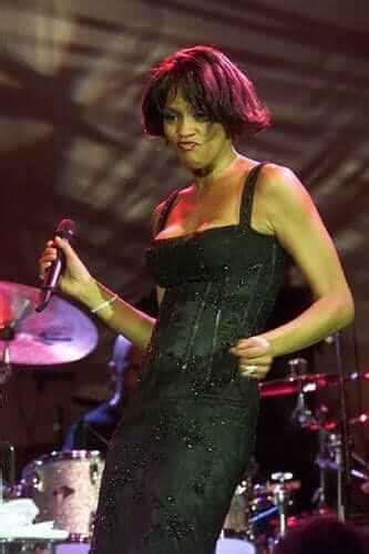 49 Hot Pictures Of Whitney Houston Which Will Make You