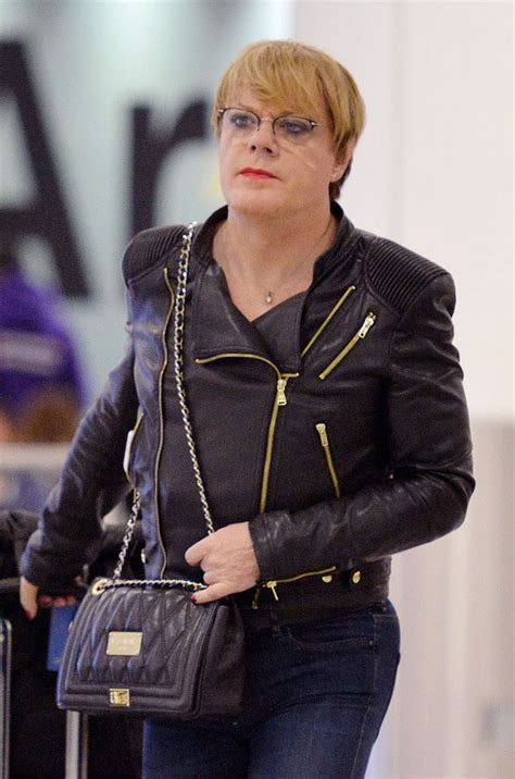 going in style eddie izzard dresses up for flight national enquirer