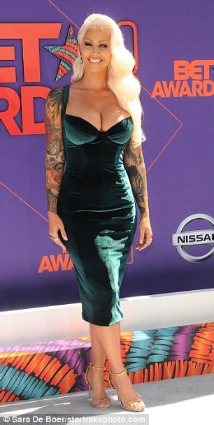 amber rose kisses blac chyna at bet awards daily mail online