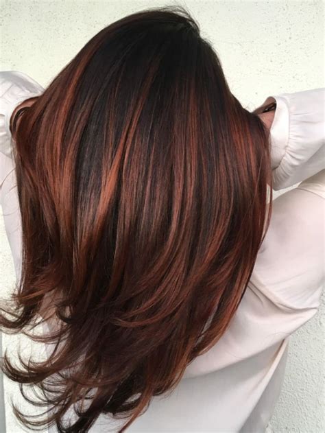 Quando si sceglie una tonalità di luce per capelli castano scuro, è meglio iniziare con una o due tonalità del . Pin su Colore capelli