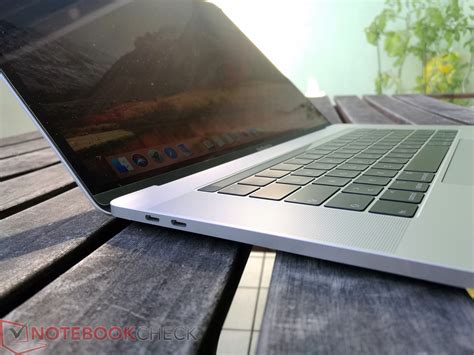 apple macbook pro    ghz  vega  laptop review notebookchecknet reviews