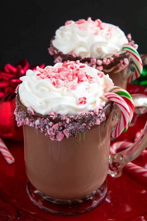 Candy Cane Hot Chocolate ~ Recipe Queenslee Appétit