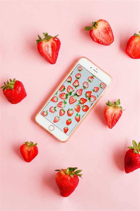 cute strawberry wallpapers wallpaper cave