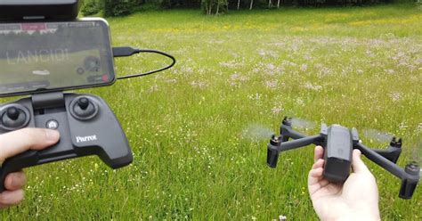 parrot aggiunge il lancio  mano del drone al flight plan  anafi  anafi thermal
