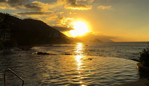 ways  enjoy  sunset  puerto vallarta travelers blog