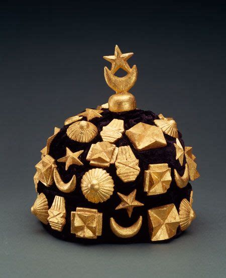 africa crown    people  ghana velvet wood  gold