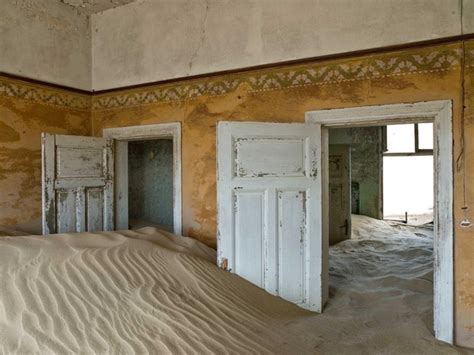 abandoned beach house photorator