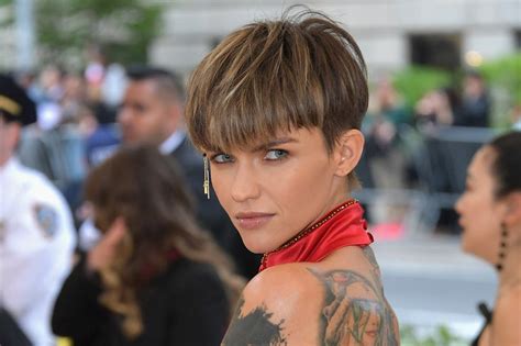 ruby rose quits twitter after backlash over her casting as batwoman