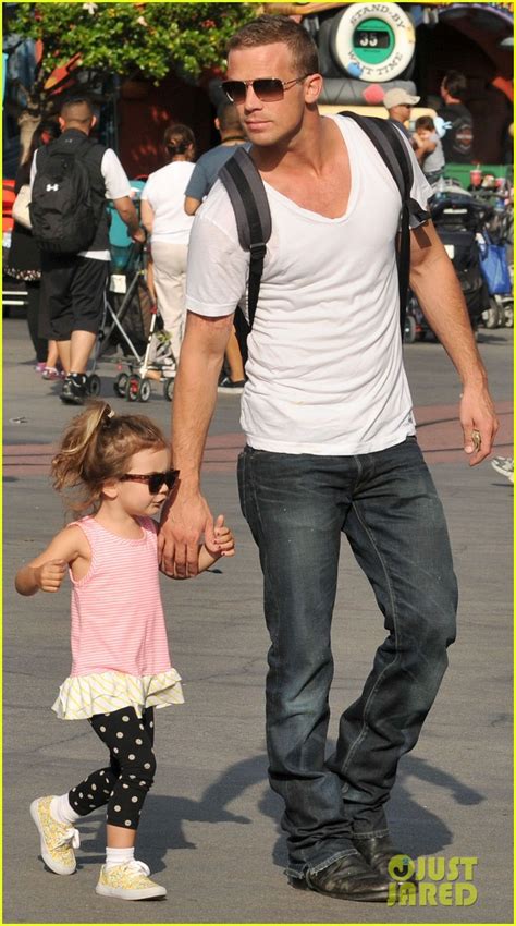 Cam Gigandet Disneyland With Everleigh Photo 2657328