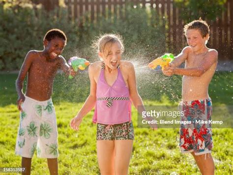 Squirting In Mouth Photos Et Images De Collection Getty Images