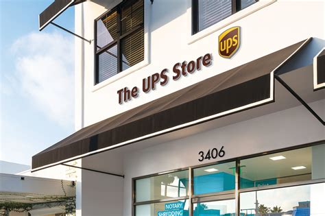 franchise   ups store  business moving