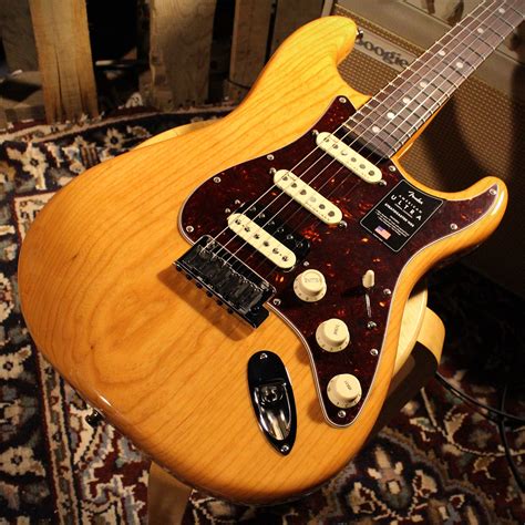 fender american ultra stratocaster hss rosewood aged natural humbucker