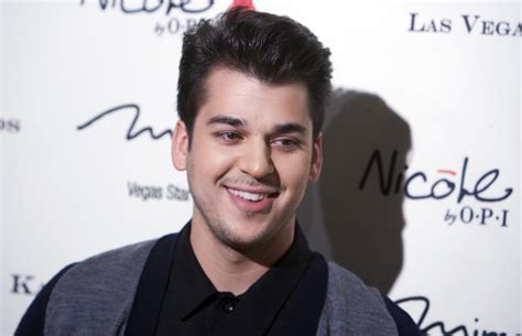 Rob Kardashian Continues To Show Off Weight Loss Progress In Latest