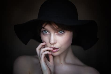 Model Olya Pushkina Portrait Women Walldevil