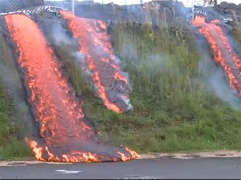 lava flow continues  sweep  hawaii americas news