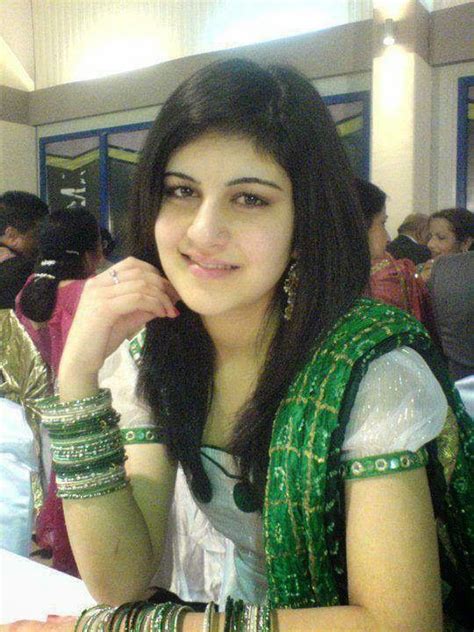 desi lovely indian housewife new leaked pictures desi