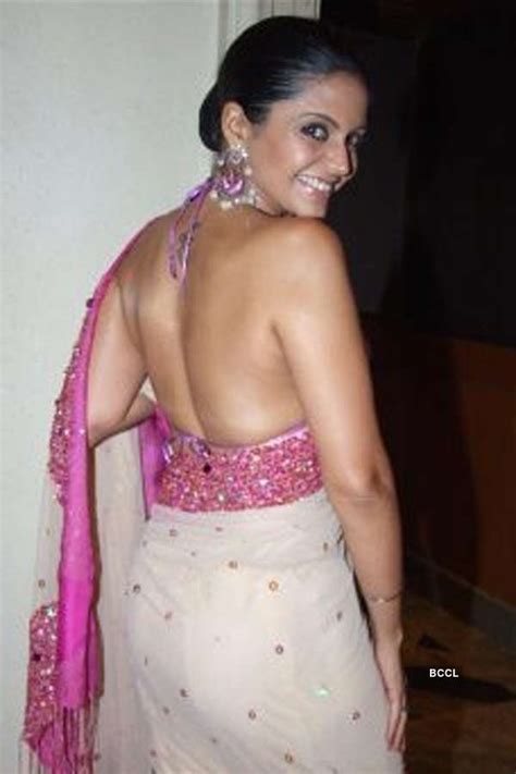 Tv Actresses Go Backless