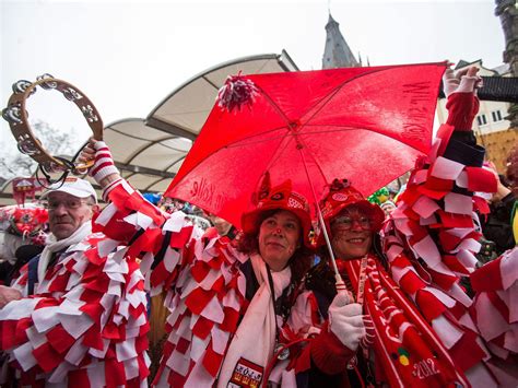 Cologne Sex Assaults Women Ready For Carnival Celebrations Despite