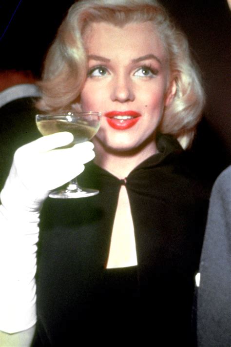 Thelist Iconic Blondes In Red Lipstick Famous Blondes