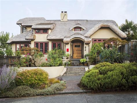 curb appeal ideas     hgtv  images curb appeal craftsman style doors