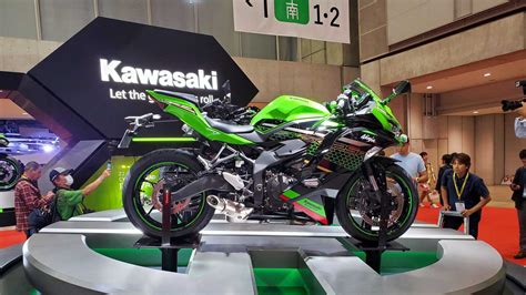 kawasaki unveils ninja zx    cylinder engine