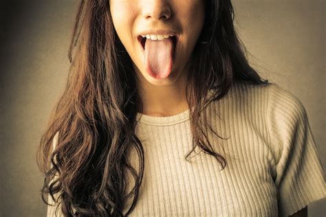 10 Things Your Tongue Can Tell You About Your Health Based On Chinese