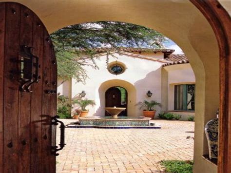 courtyard spanish mediterranean architecture style home designs small homes mexican