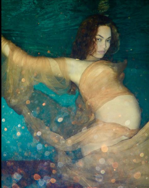 See Pregnant Beyonce S Elegant Naked Underwater Photos