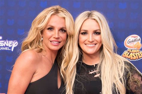 britney spearss sister defends  privacy  ongoing conservatorship battle vanity fair