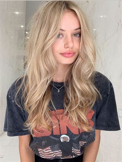 Cute Champagne Blonde Hair Color Blends For Women 2019 In 2020