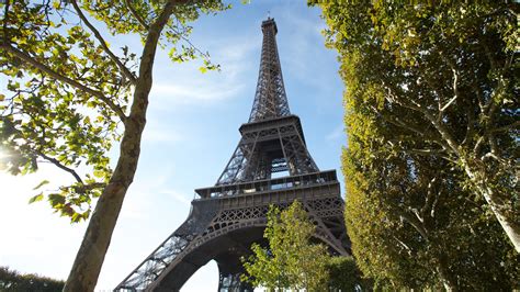 hotels closest  eiffel tower  updated prices expedia