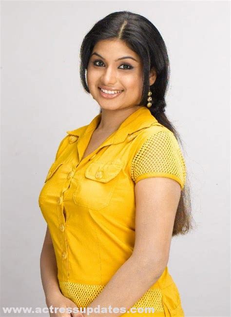 Actress Sexy Photos Malayalam Anchor Veena Hot Photos In Saree