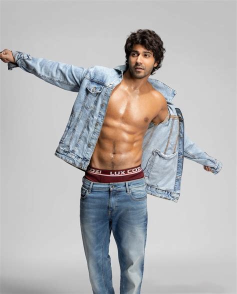 Shirtless Bollywood Men Varun Dhawan S Sexy Underwear Strap Luxx Undies