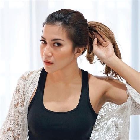 Indonesian Celebrity Armpits Di Instagram Dita Fakhrana Dita