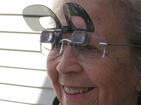 vision eyeglasses lowvisioneyeglassescom magnification treatment  macular degeneration